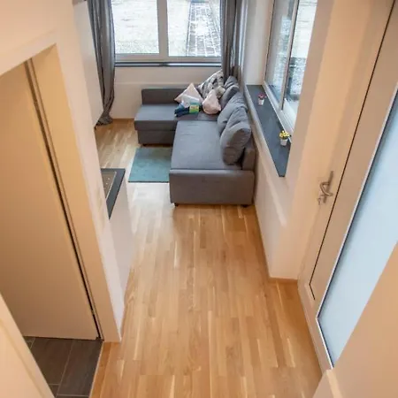 Apartment Lovely Center In *